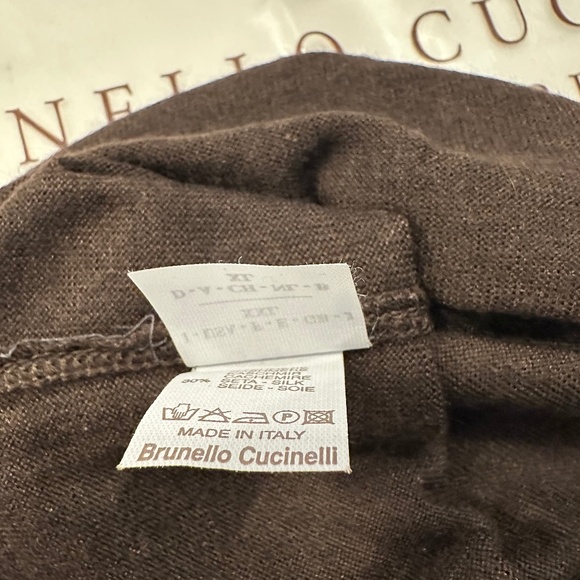 A DARK BROWN LIGHTWEIGHT HOODED PULL OVER - Picture 4 of 7